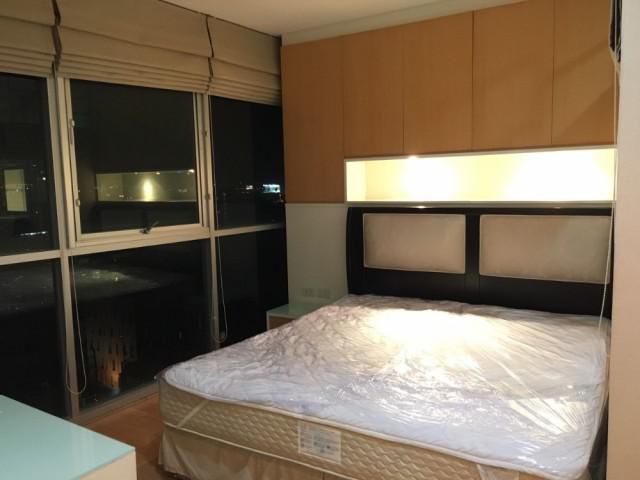 รหัสทรัพย์ B2919 ให้เช่า St. Louis Grand Terrace (ตกแต่งพร้อมอยู่ กั้นห้องเป็นสัดส่วน)