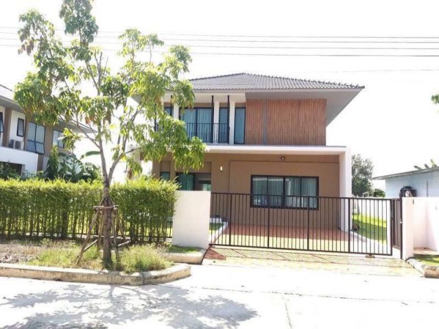 ขายบ้านเดี่ยว 2 ชั้น 250 ตรม. สไตล์ โมเดิร์น หมู่บ้านเลอมาน ธัญญะ / ธัญบุรี ปทุมธานี