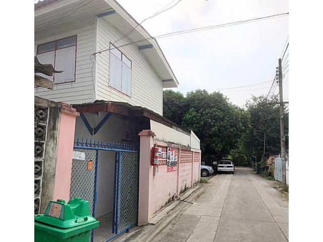 ที่ดิน 49 ตรว. พร้อมบ้าน 2 หลัง ถ.พหลโยธิน48แยก2/2