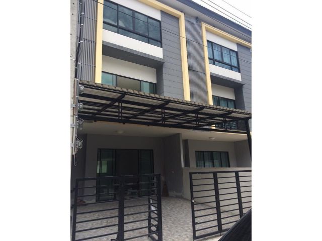 ให้เช่าบ้านทาวน์โฮม 3 ชั้น  โครงการ เดอะคอนเนคอัพ 3 บางแค