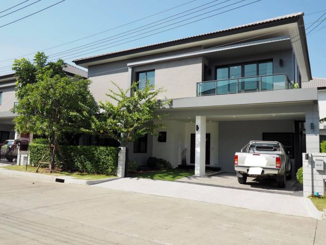 บ้านเดี่ยว ม.เซนโทร บางนา กม.7  ซอยราชวินิตบางแก้ว (ติดห้างเมกาบางนา)