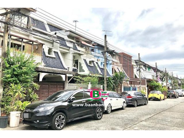 ทาวน์โฮม 3 ชั้น โครงการ ไกรสร เนื้อที่ 25.9 ตรว. มี 3 ห้องนอน 3 ห้องน้ำ ถนนประชาชื่น เขตบางซื่อ