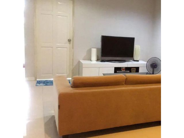 HOT PRICE ให้เช่าคอนโด Sukhumvit Living Town อโศก  ชั้น 4 ใกล้ MRT เพชรบุรี