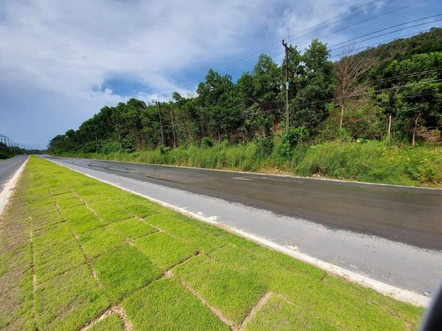 ขายที่ดินเนื้อที่ 27 ไร่ เอกสาร นส.3 ติดถนน 4 เลน หน้ากว้าง 360 เมตร จังหวัดตราด โทร 0897513237
