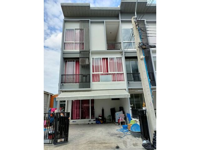 ขายทาวน์โฮม 3 ชั้น หลังมุมอารมณ์เหมือนบ้านเดี่ยว #หมู่บ้านสัมมากรอเวนิววงแหวน - รามอินทรา ถ.กาญจนาภิเษก
