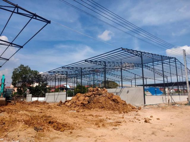 ให้เช่าโกดัง สร้างใหม่ ขนาด 240-300 ตรม.  ใกล้ ถนนลำลูกกา  คลอง4 ลำลูกกา ปทุมธานี  เหมาะสำหรับธุกิจขนาด SME ตอนนี้กำลังก่อสร้าง