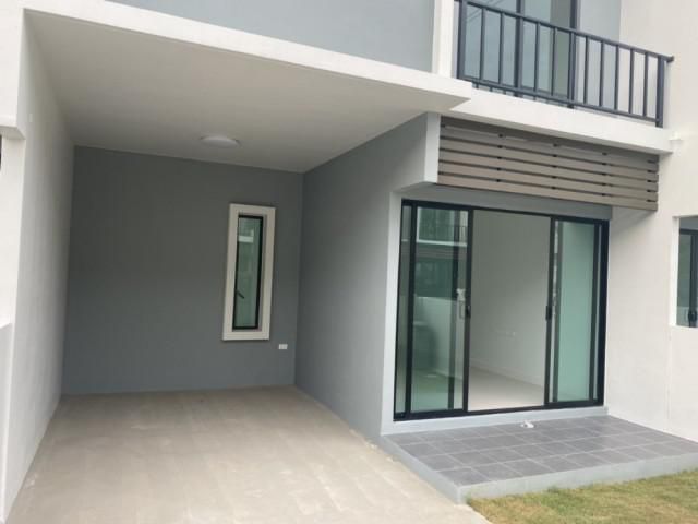 รหัสทรัพย์ B3017 ให้เช่าทาวน์โฮม อารียาเดอะคัลเลอร์ บางนา-วงแหวน4 ซอยมหาชัยกม.10