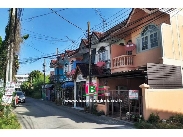 ทาวน์เฮาส์ 2 ชั้น หลังริม ซอยพหลโยธิน 48 แยก 26 เนื้อที่ 18 ตรว. มี 2 ห้องนอน 2 ห้องน้ำ เขตบางเขน
