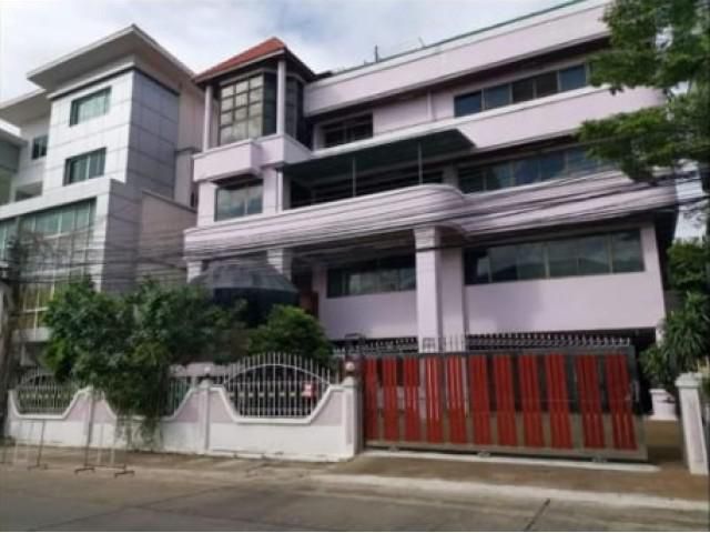 รหัสทรัพย์ B3009 ให้เช่าโฮมออฟฟิศ หมู่บ้าน​ทาวน์อินทาวน์ ชั้น 3 ทั้งชั้น (วังทองหลาง)