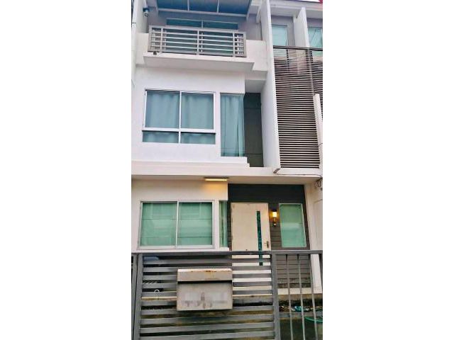 รหัสทรัพย์ B3005 ปล่อยเช่า บ้านใหม่ พระราม 9 – ศรีนครินทร์ (กรุงเทพกรีฑา ซอย 7)