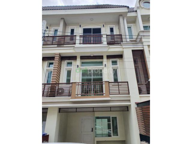 ให้เช่า ทาวน์โฮม พรีเมียมเพลส ลาดพร้าว