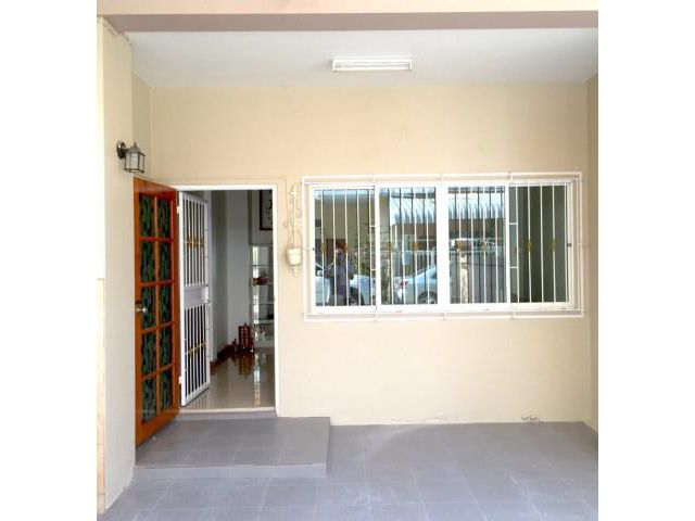 รหัสทรัพย์ A0380 หมู่บ้านปริญลักษณ์ ใกล้ตลาด เฟอร์ครบ เดินทางสะดวก