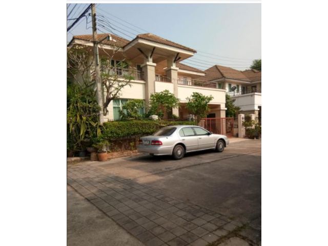 B809 ให้เช่าบ้านเดี่ยว2ชั้น หมู่บ้านอมรพันธุ์ ซอยสวนสยาม เนื้อที่ 70 ตรว มี 5 ห้องนอน 4ห้องน้ำ มีเฟอร์นิเจอร์ ร่มรื่น พ