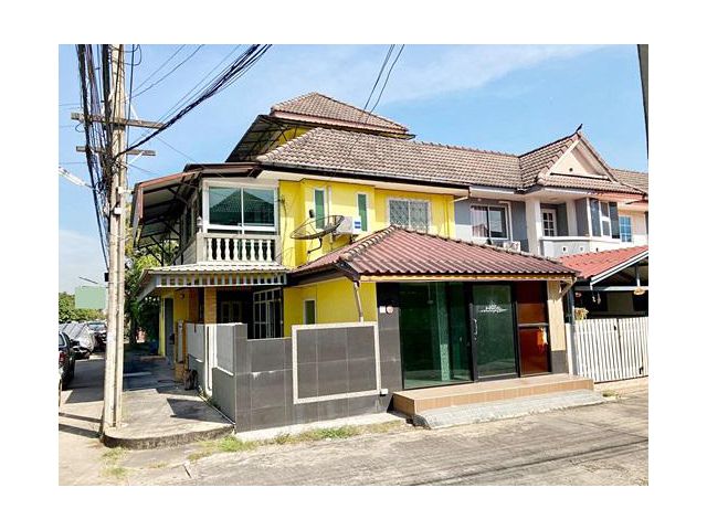 ขายทาวน์เฮ้าส์ 3 ชั้น 32 ตร.ว. ม.เมืองทรัพย์ธานี หลังมุม  ถ.เลียบคลองสอง 25 มีนบุรี ใกล้ซาฟารีเวิลด์ 05474