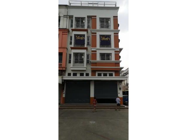 รหัสทรัพย์ A0472 ถนนพุทธมณฑลสาย4 ตึกติดกันแต่ไม่ได้ตีทะลุกัน เช่าแยกคูหาได้