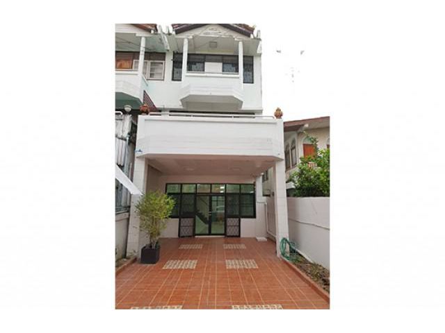 รหัสทรัพย์ A0459 ทาวน์เฮ้าส์พร้อมอยู่ ซอยบุญเปี่ยม หลักสี่ ทำเลดี ใกล้เดอะมอล์งามวงศ์วาน