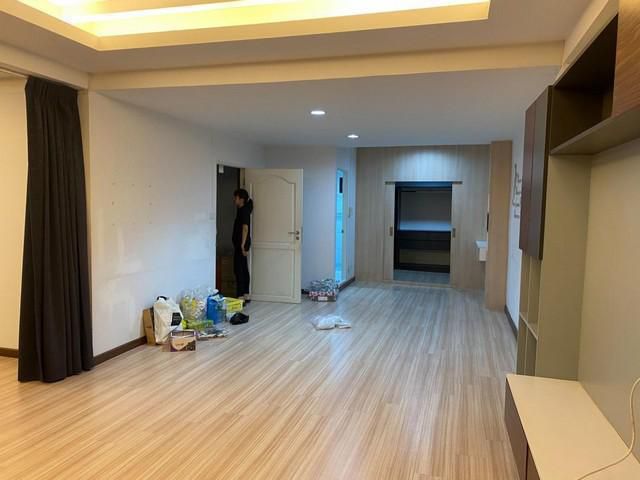 ให้เช่าอาคารพาณิชย์2คูหา 4.5 ชั้นย่านบางกะปิ ซอยลาดพร้าว130 ตกแต่งพร้อมใช้งาน เหมาะทำออฟฟิศ หรือร้านค้า ใกล้ท่าเรือใกล้