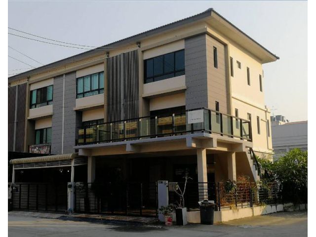 ให้เช่าทาวน์โฮม  3 ชั้น The Connect UP 3