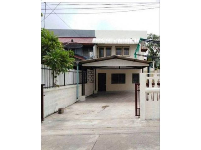 ขายด่วนบ้านแฝดหมู่บ้านสังสิทธิ์ ซอยโชคชัย4 แยก50 ซอย6