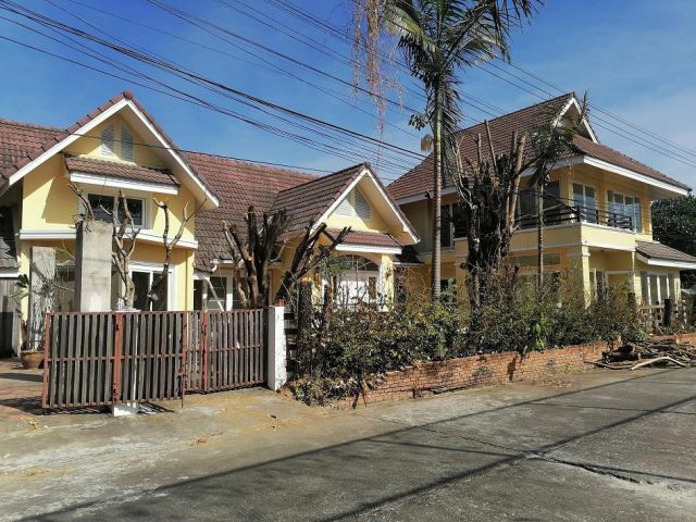 ขายบ้านสันทราย ในหมู่บ้านสวนนนทรี ใกล้แยกรวมโชค 7 ห้องโถง 4 ห้องนอน ราคา 8.5ล้าน