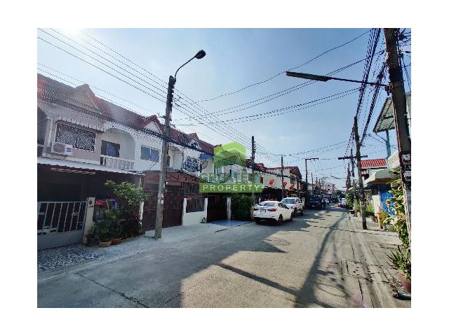 หมู่บ้าน ชื่นสุขวิลล์ อ่อนนุช 70 แยก 3 สุขุมวิท 77 ขายด่วน ทาวน์เฮ้าส์ 2 ชั้น เนื้อที่ 19.10 ตร.ว รีโนเวทใหม่ สวย ถูก