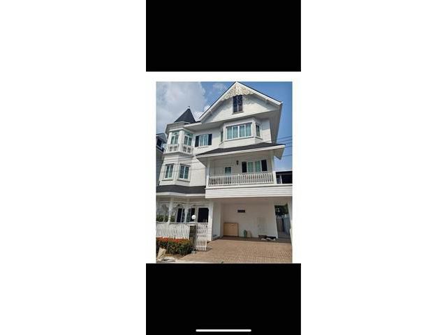 ให้เช่าบ้านเดี่ยว3 ชั้น หมู่บ้าน Fantasia Villa4