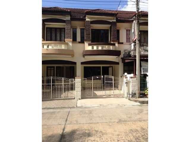 ขายทาวน์เฮาส์ 18 ตร-ว.หมู่บ้านบุศรินทร์