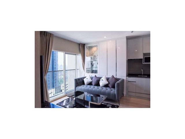 Noble revolve ratchada2 สถานี MRT ศูนย์วัฒนธรรม