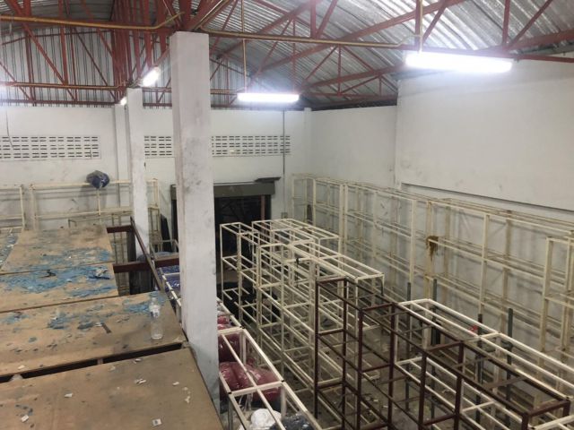 ให้เช่าโกดัง 12x20 m.  มี1ห้องนอน และห้องนำ้สำหรับคนงาน ในซอยสุขสวัสดิ์ 70 แยก13