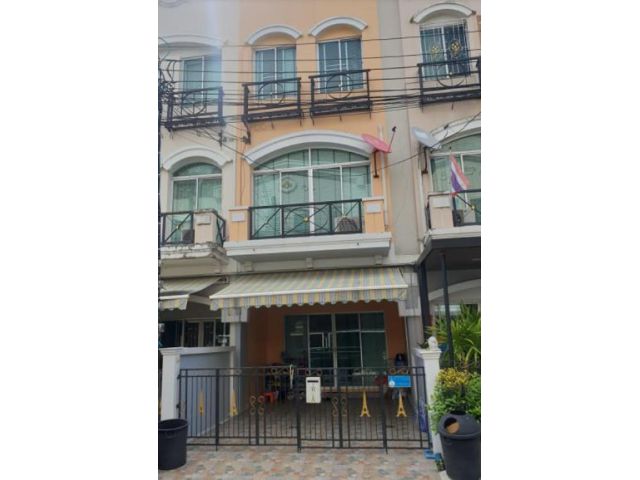 ให้เช่าทาวน์โฮม 3 ชั้น บ้านกลางเมือง กรุงเทพกรีฑา7