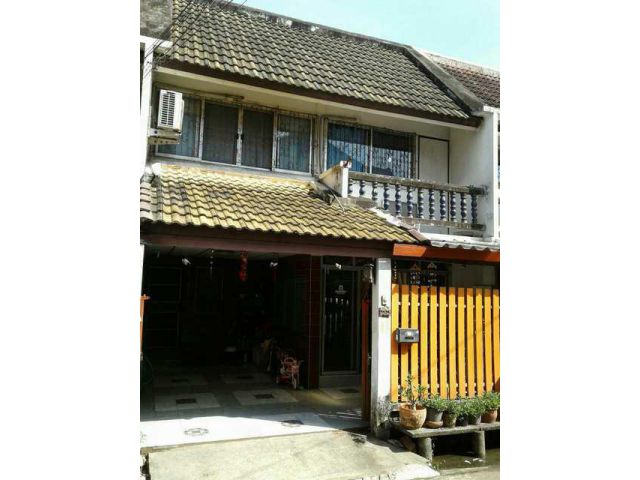 ทาวน์เฮ้าส์ 2 ชั้น 23 ตรว. ถนนบางนา-ตราด ซอย4
