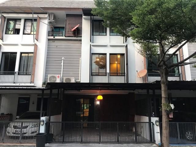 ให้เช่าทาวน์โฮม 3 ชั้น อารียา โมวา ลาดปลาเค้า