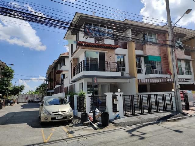 plus city park​ สวนหลวง-ศรี​นครินทร์