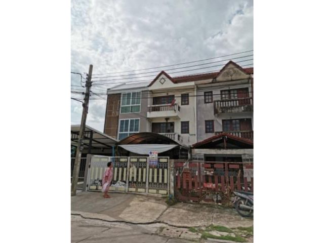 ขายด่วนทาว์เฮาส์3ชั้น ใน ซ.พหโลธิน 54/4 ใกล้รถไฟฟ้าสีเขียว