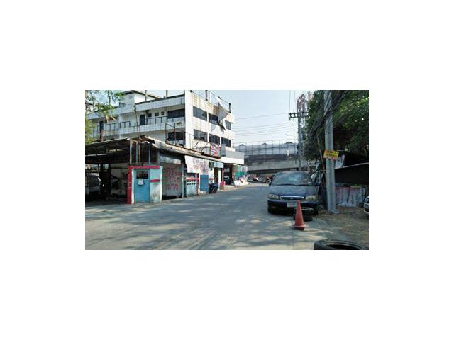 LAND VERY NEAR MAIN ROAD SUKHUMVIT 103 NEAR SECON SQUARE MALL Near Sky Train just 80 m.only. (Sri-Udom) come from BTS