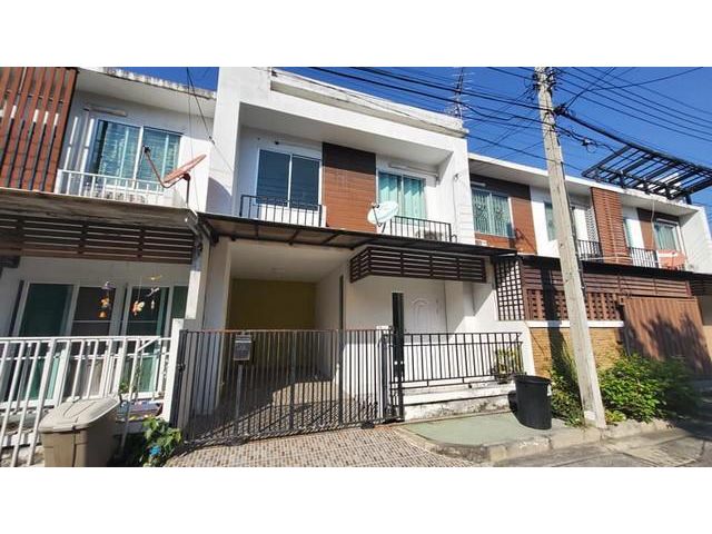 ให้เช่าทาวน์เฮ้าส์ อารียา คัลเลอร์ ลาดปลาเค้า เฟส 2 เนื้อที่ 21ตรว 3นอน 2น้ำ 15,000ต่อเดือน       ติดต่อคุณ สมศักดิ์ Tel