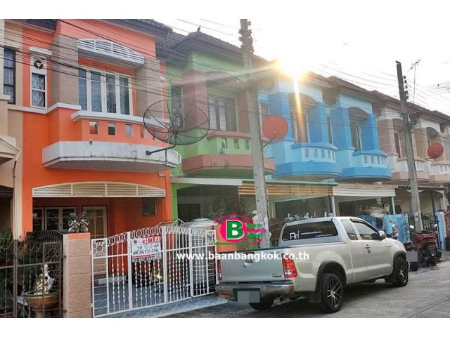 ทาวน์เฮาส์ 2 ชั้น โครงการ บุศรินทร์ สายไหม เนื้อที่ 18 ตรว. มี 2 ห้องนอน 2 ห้องน้ำ ถนนเพิ่มสิน เขตสายไหม