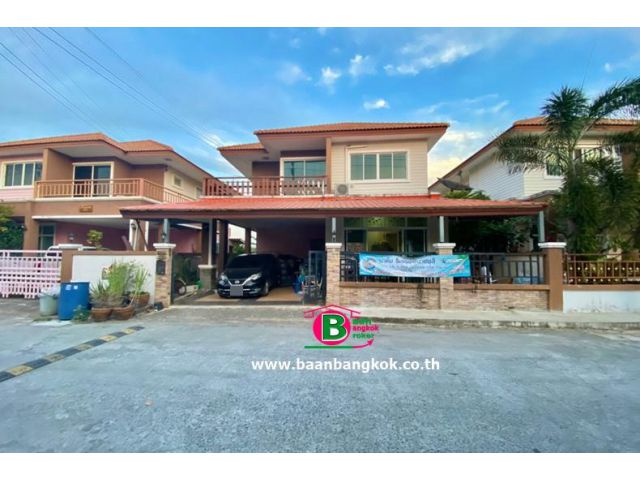 บ้านเดี่ยว 2 ชั้น โครงการ พนาสนธิ์ การ์เด้นท์โฮม เนื้อที่ 50 ตรว. มี 4 ห้องนอน 3 ห้องน้ำ ถนนกาญจนาภิเษก อ.บางพลี จ.สมุทร