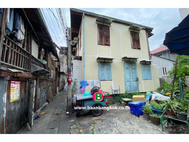 ที่ดินพร้อมบ้านไม้ 2 ชั้น ซอยสว่าง 2 เนื้อที่ 55 ตรว. มี 16 ห้องนอน ถนนพระราม 4 เขตบางรัก