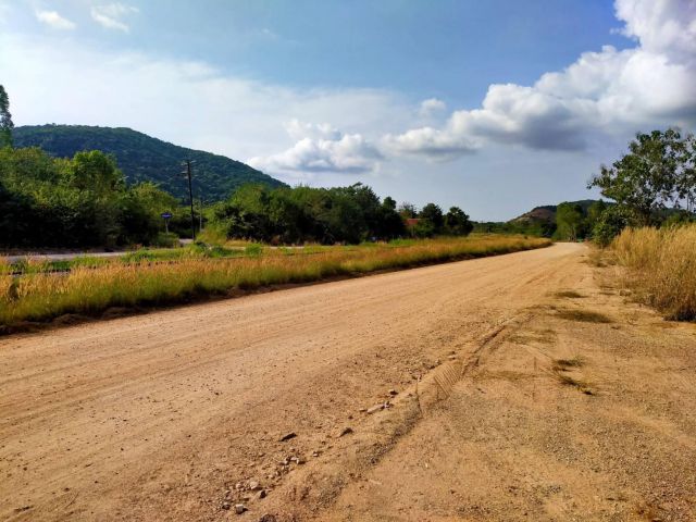 #ขายที่ดินทำเลทอง ขายถูก#ที่ดินเนื้อที่ 4-1-44 ไร่ พิกัด ต.พลูตาหลวง อ.สัตหีบ จ.ชลบุรี ไร่ละ 4,000,000 บาท