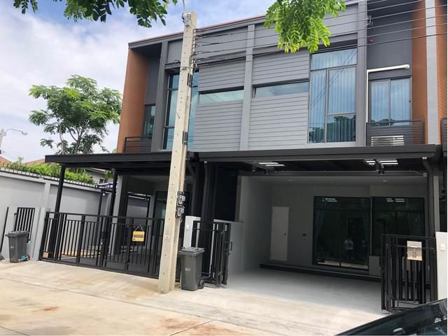 ทาวน์โฮม สไตล์ Modern Loft  เวิร์ฟ พระราม 9