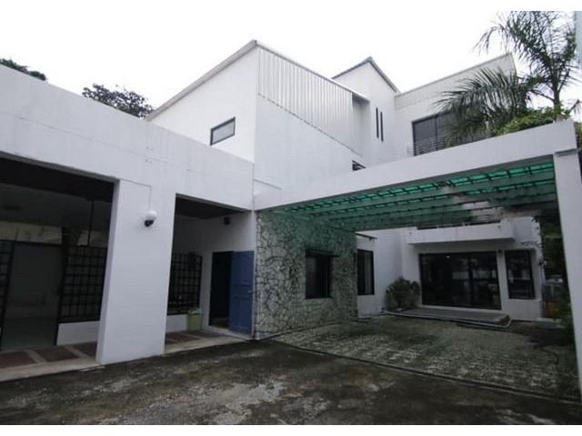 ให้เช่าบ้าน 3 ชั้น 105 ตรว. The Nobleเอกมัย 22