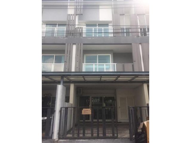 ให้เช่าทาวน์โฮม SPACE ลาดพร้าว-เหม่งจ๋าย ลาดพร้าว80 ใกล้เลียบด่วนเอกมัย-รามอินทรา 22ตรว 3นอน 3น้ำ 35,000ต่อเดือน      ต