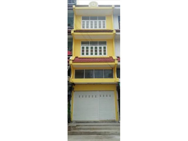 ขายอาคาร 3.5 ชั้น บรมราชชนนี ใกล้ตลาดพุทธมณฑล