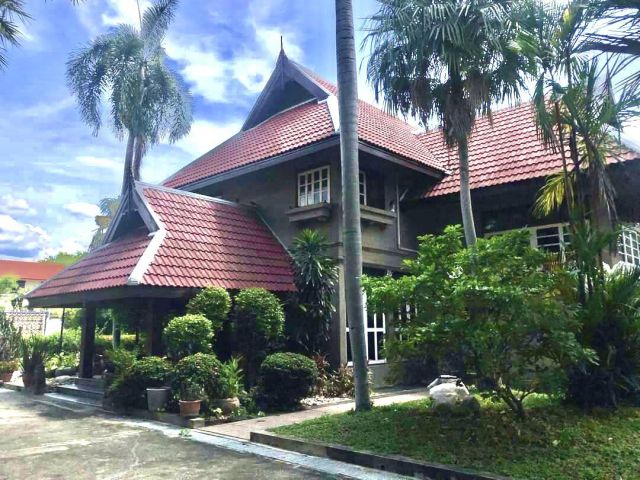 ให้เช่าบ้านเดี่ยว​ บนพื้นที่​ 1 ไร่​ ลาดพร้าว​ 64  พื้นที่ : 1 ไร่ 43 ตรว พื้นที่ใช้สอย​ 600 ตร.ม