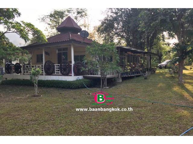 ที่ดินพร้อมบ้าน 1 ชั้น โครงการ ภูนภารีสอร์ท เนื้อที่ 392 ตรว. มี 2 ห้องนอน 2 ห้องน้ำ ถนนมิตรภาพ อ.ปากช่อง จ.นครราชสีมา