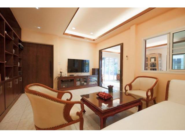 รหัสทรัพย์ B3459 บ้านให้เช่า 3 ห้องนอน 2 ห้องน้ำ ตกแต่งสวยพร้อมอยู่ ย่านศรีนครินทร์