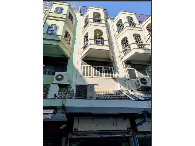 ให้เช่าตึกติดรถไฟฟ้า BTS ชิดลม อาคารพาณิชย์ 6 ชั้น