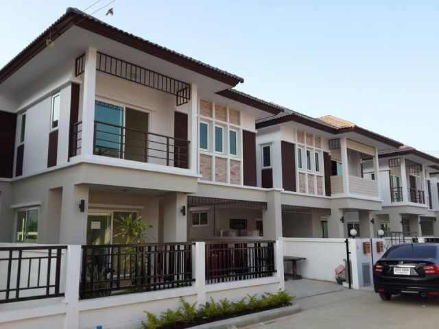 #หมู่บ้านเติมรัก5 ไทรน้อย บางบัวทอง นนทบุรี บ้าน2 ชั้น ถ.บ้านกล้วย-ไทรน้อย  เนื้อที่ 39.8 ตร.ว. พื้นที่ใช้สอย 150 ตร.ม.
