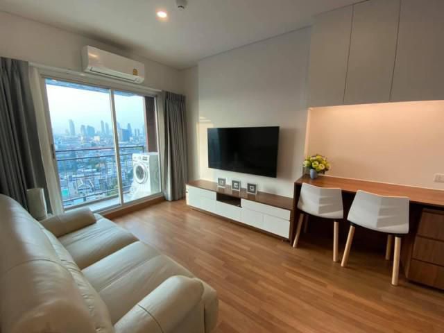 รหัสทรัพย์ B3506 คอนโด Lumpini Place รัชดา - สาธุ (fully furnished พร้อมเข้าอยู่)